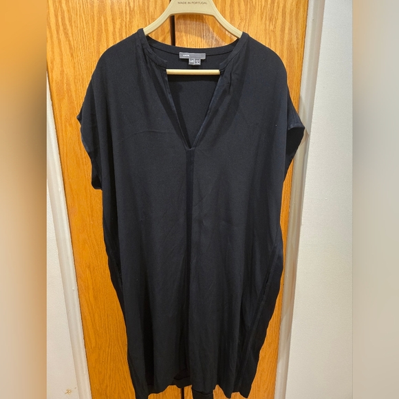 Vince Navy V Neck Short Sleeve Satin Back Tunic Dress Sz L - Picture 2 of 9